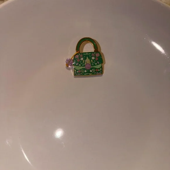 Disney Princess “Ariel” purse enamel mystery pin - Picture 3 of 7